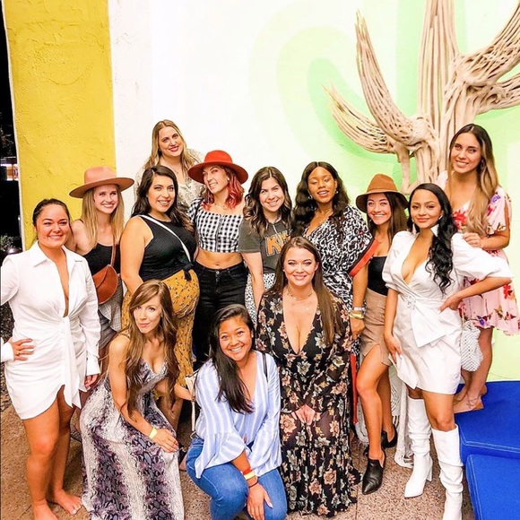 Meet Your Posher Keria ! Posh Ambassador 🌟 - Picture 4 of 8